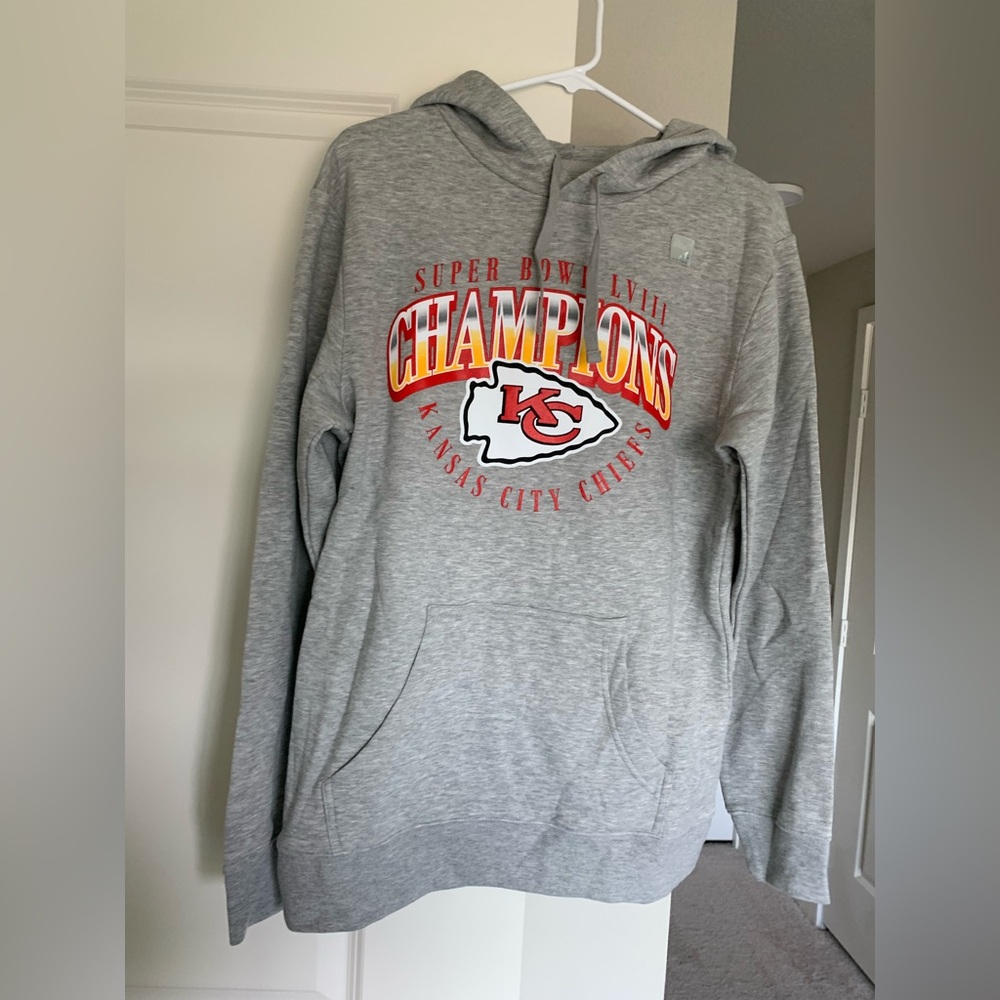 Kansas City Chiefs (NFL) Super Bowl LVIII Champions Hoodie NWOT 🌴